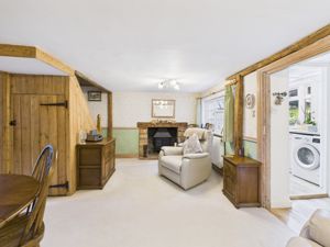 Sitting Room - click for photo gallery